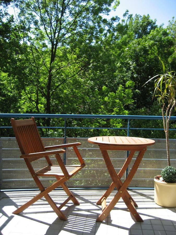 Hochwertiges Apartment im Grünen, zentral gelegen, ruhig, Balkon Hannover Exterior foto
